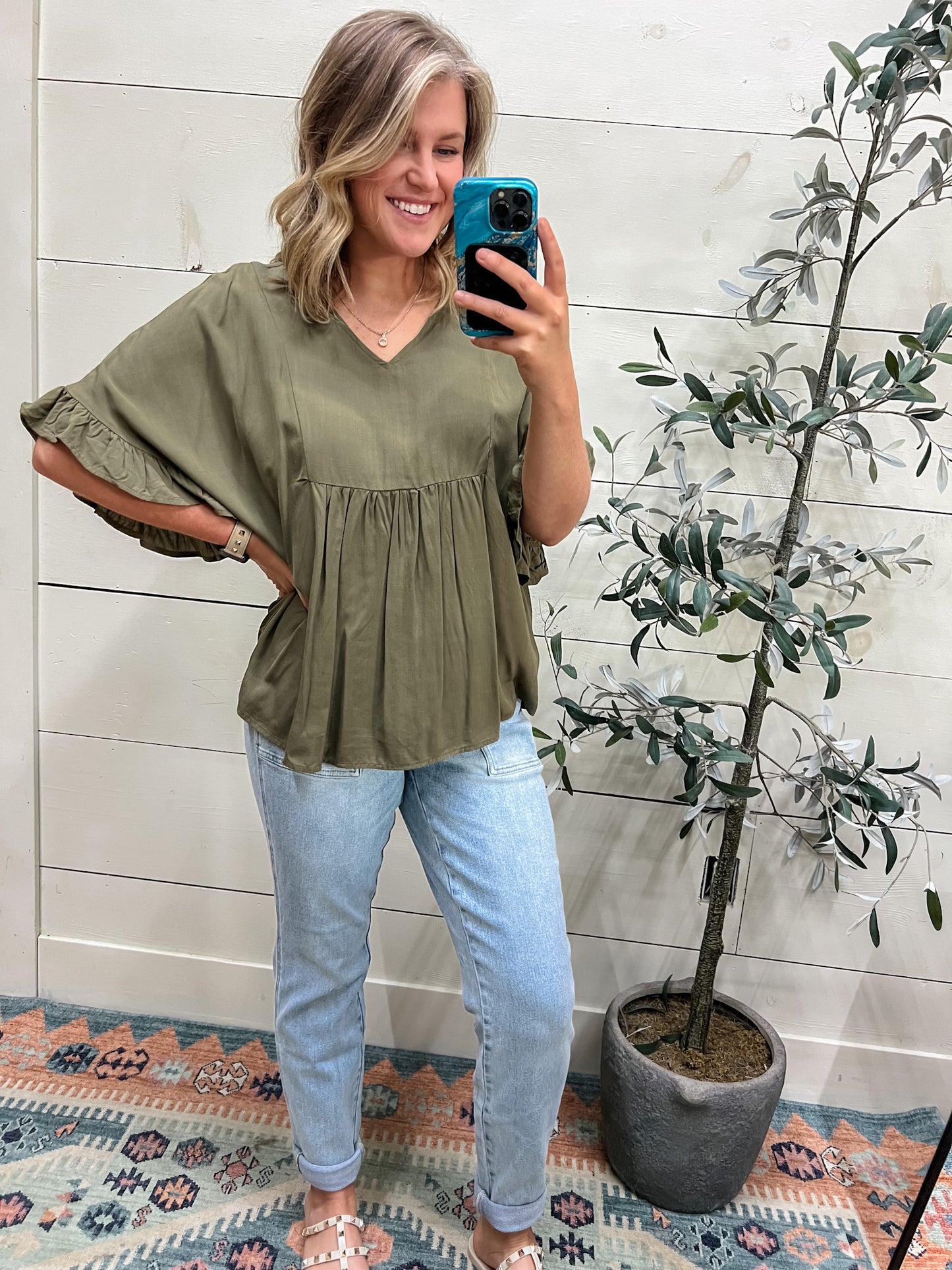 OLIVE FLOWY BLOUSE