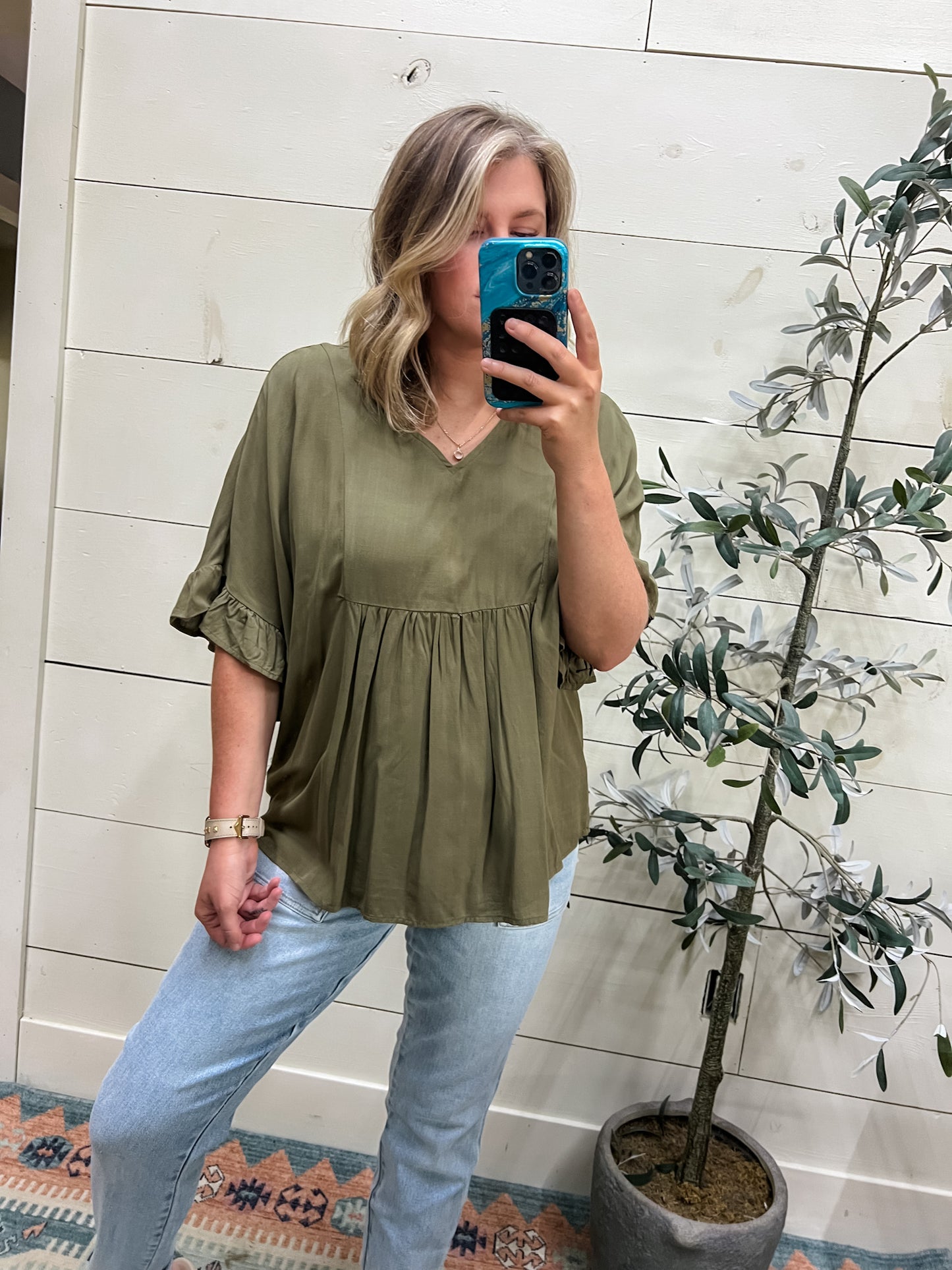 OLIVE FLOWY BLOUSE